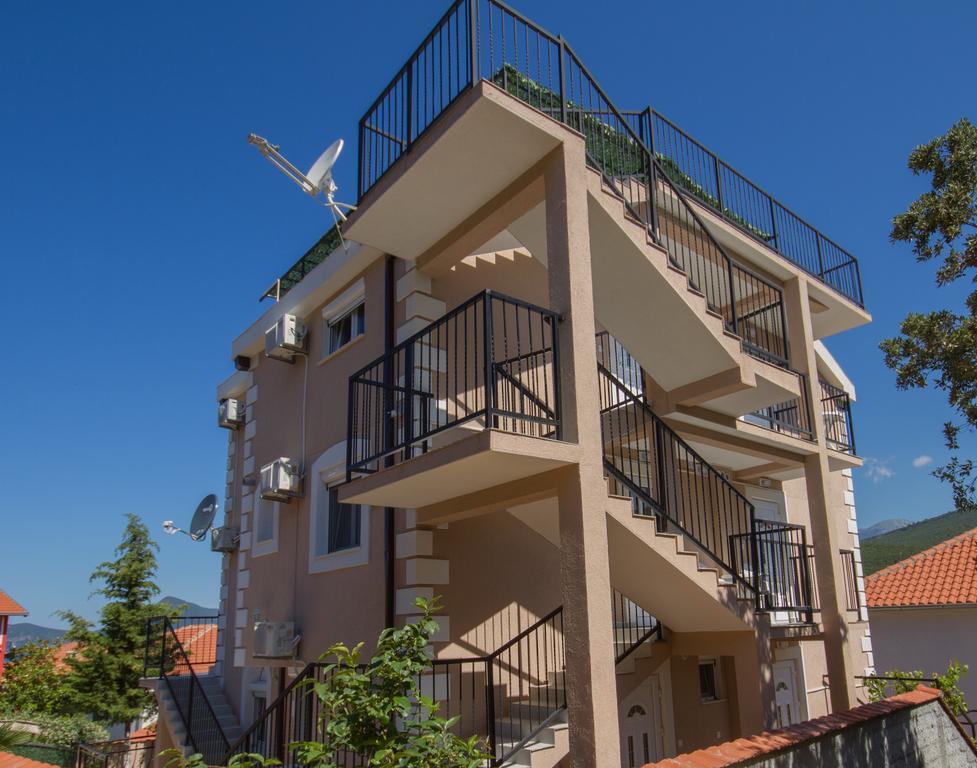 Apartments Bellavista Lustica Exterior photo