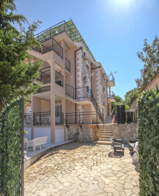 Apartments Bellavista Lustica Exterior photo