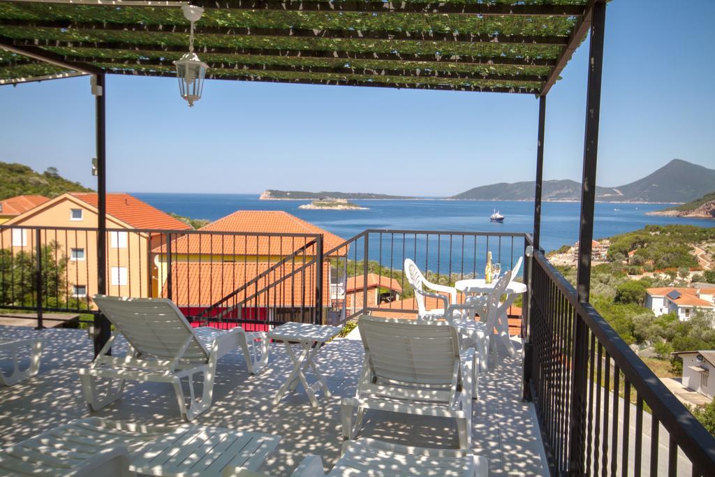 Apartments Bellavista Lustica Exterior photo