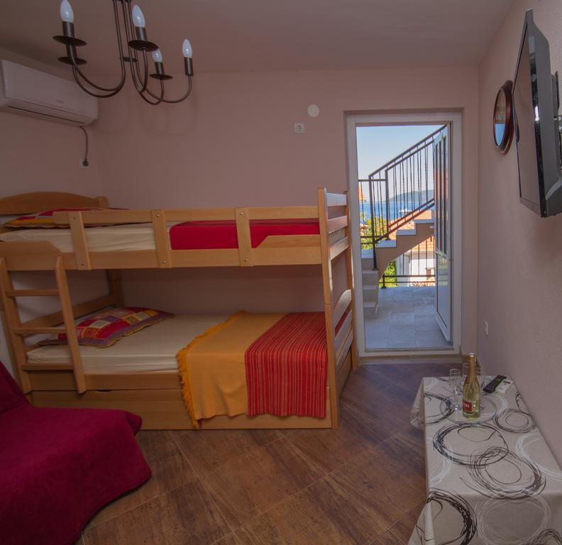 Apartments Bellavista Lustica Exterior photo