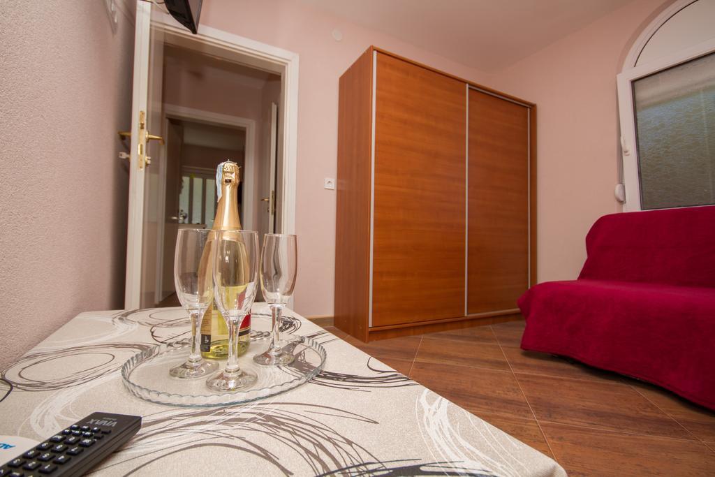 Apartments Bellavista Lustica Exterior photo